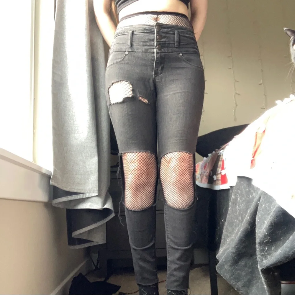 BLACK GRUNGE RIPPED JEANS - Picture 6 of 6